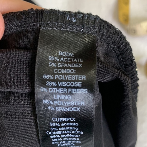 Chico's Travelers Classic Chain Mesh Tank Size 1 - Picture 6 of 6